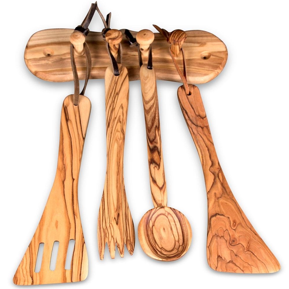 https://www.judaicawebstore.com/media/catalog/product/cache/54e028c734839e76288222a68a65f1c3/O/l/Olive-Wood-Kitchenware-Set-with-Hanging-Rack-5-Piece-Set_large.jpg