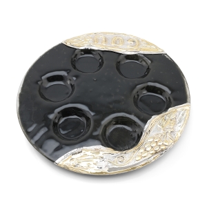 Handcrafted Glass Seder Plate With Grapes Design (Black)