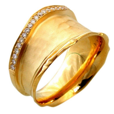 18K Yellow Gold Asymmetrical Ring with Diamond Border - 1