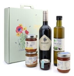 2023’s Guide to Making Rosh Hashanah Sweeter with Israeli Gift Sets!